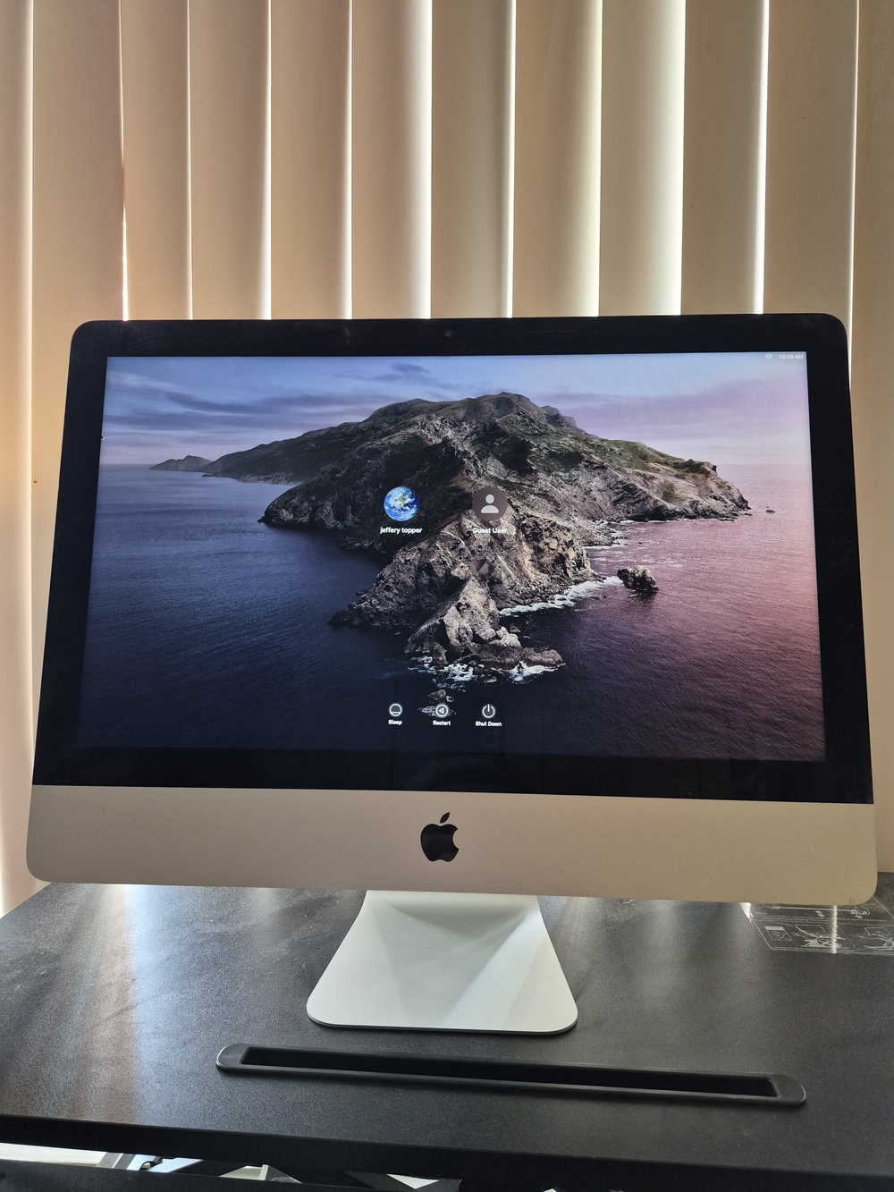 Apple A1418 iMac 21.5" 2013 2.7GHz Core i5 8GB RAM 250GB SSD macOS 10.15.8


The